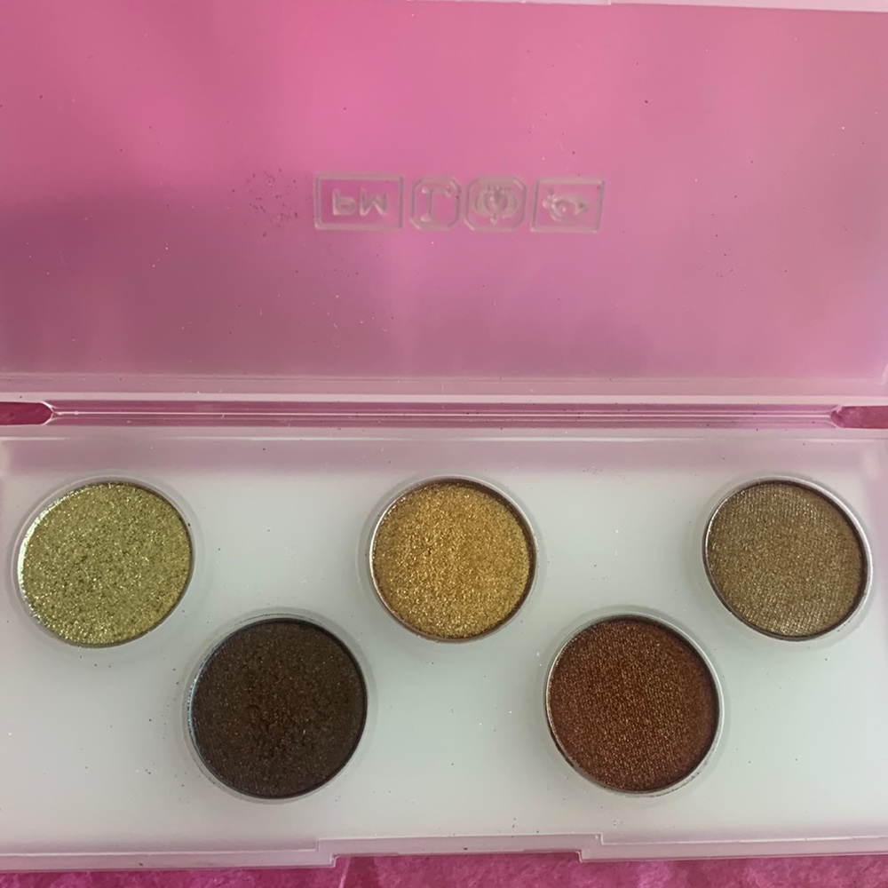 Pat McGrath Labs mini eye shadow palette